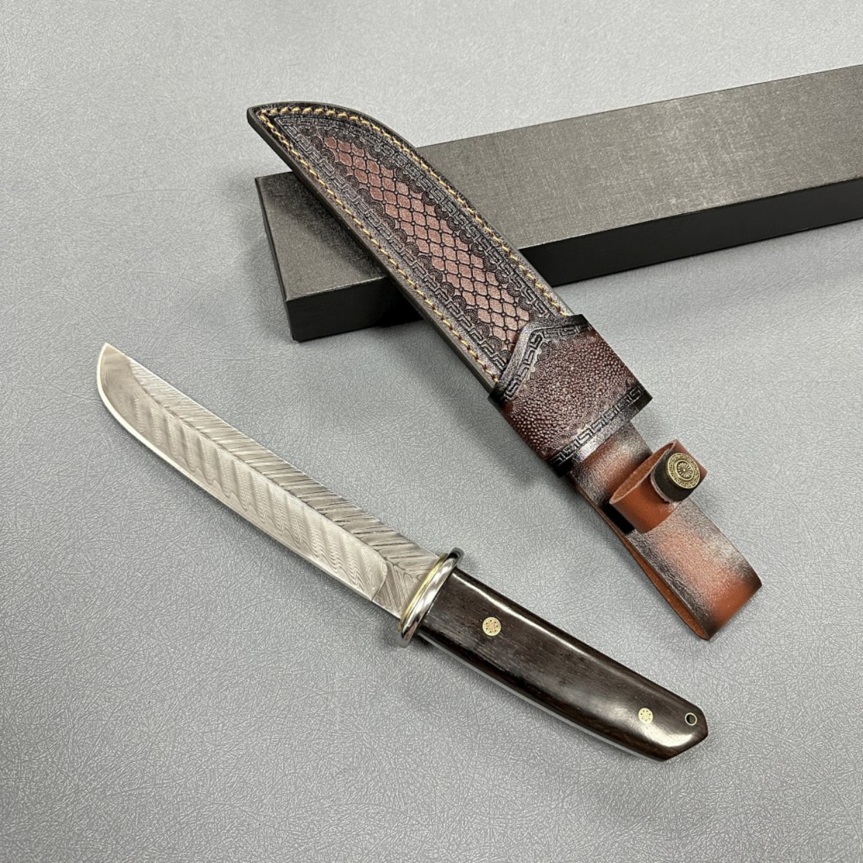Couteau de plein air damasquiné BR - 39486 - Marron