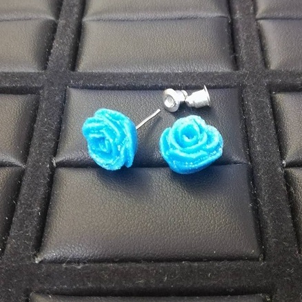 Boucles d'oreilles à clou Ružičky - Violet
